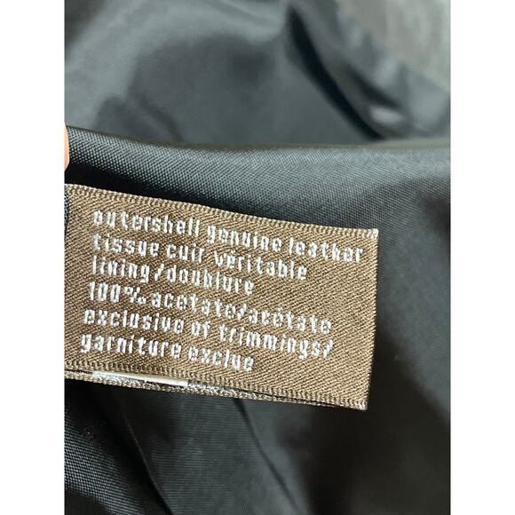 Vintage Danier Italian Soft Leather zip up vest, size medium, made in Canada - Picture 10 of 13